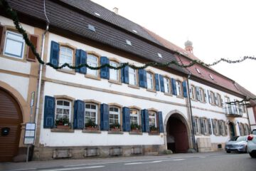 Historisches Anwesen mit stattlichem Haupthaus und diversen Nebengebäuden!, 76764 Rheinzabern, Haus